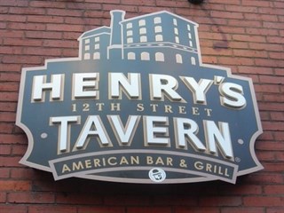 Henry's 12rh Street Tavern