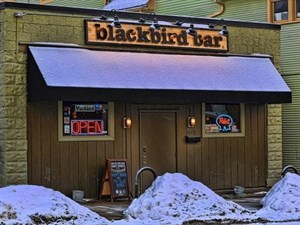 Blackbird Bar