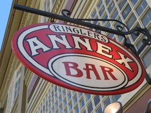 Ringlers Annex Bar