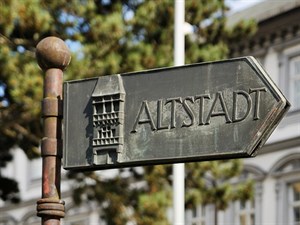 Altstadt Bierhalle & Brathaus