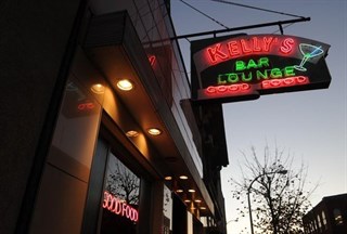 Kelly's Bar & Lounge