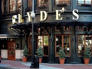 Clyde's of Gallery Place