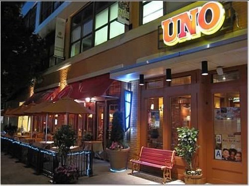 Join the Hour at Uno Pizzeria & Grill in New 11101